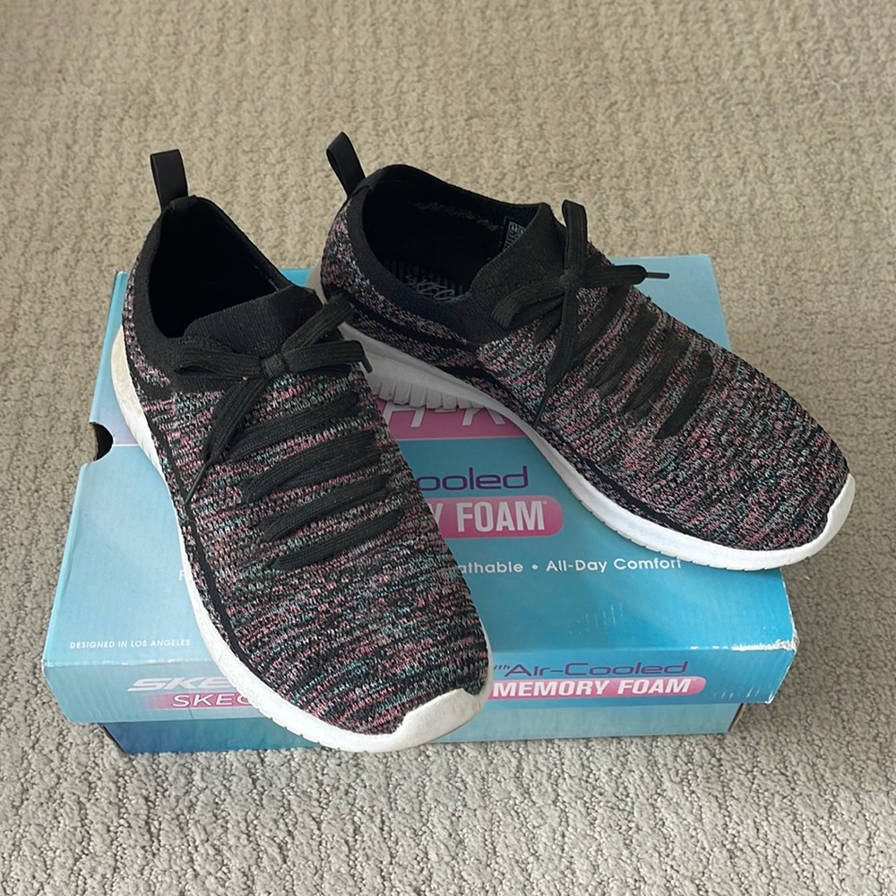 Skechers Skech-Knit Air Cooled Memory Foam Womens 8.5 Black/Multi